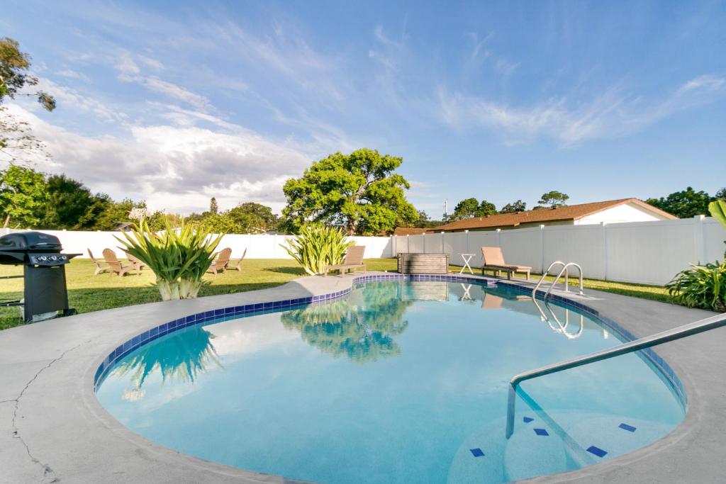 Modern Specious Paradise. Heated Pool and Spa image