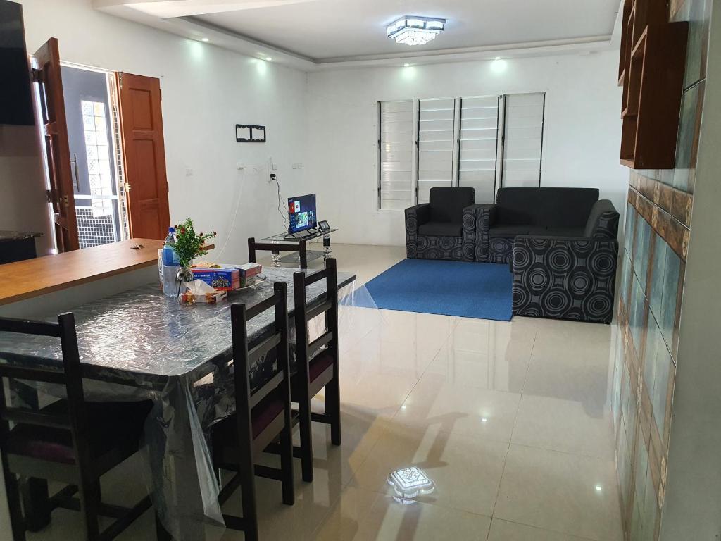 Family Homestay with 3 Bedrooms photo 1
