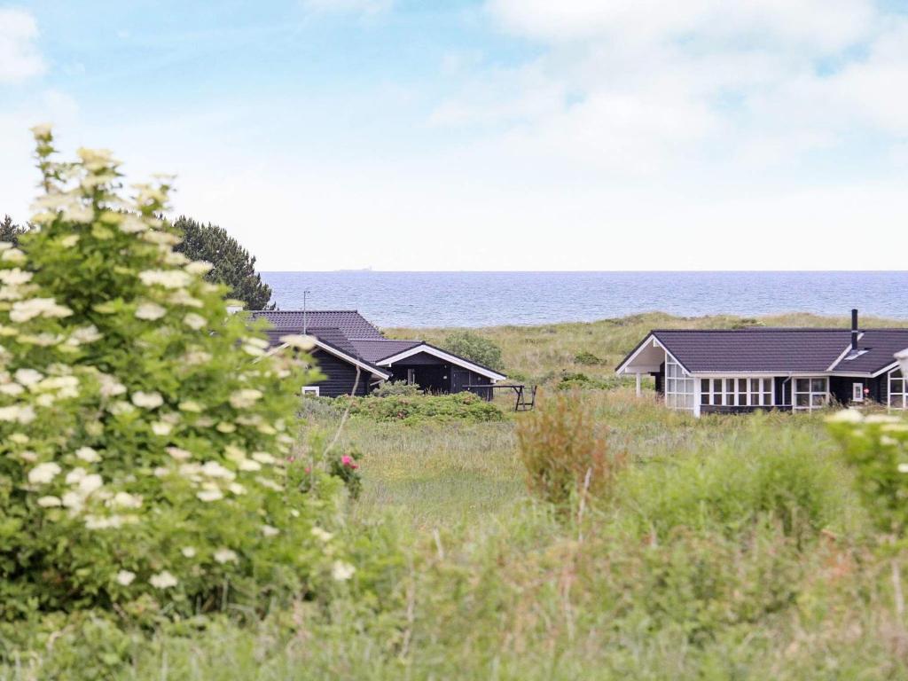 Three-Bedroom Holiday home in Hästveda photo 3