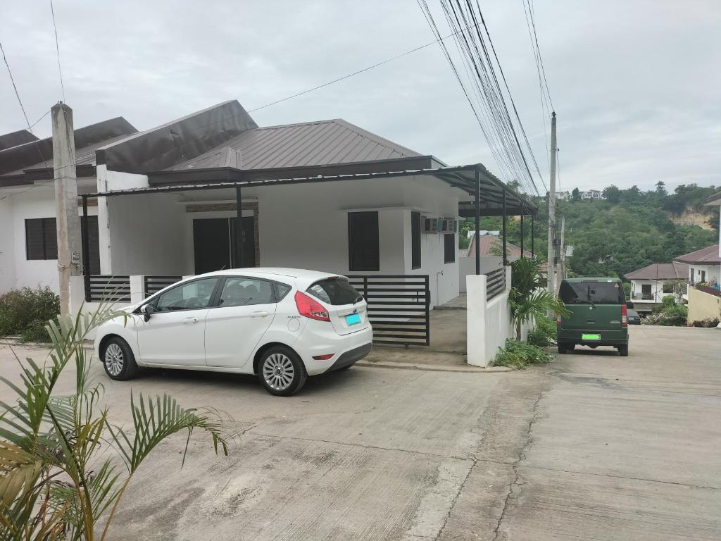 Cozy 2BR Bungalow House & Lot, Near Airport, Ateneo de Cebu, SM Lacion, Gaisano Grand mall Room Type - Two-Bedroom House