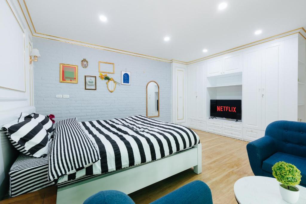 6 Le Thanh Tong Building