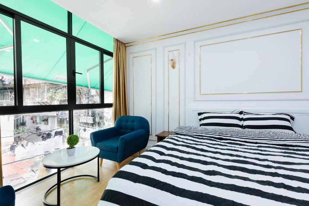 6 Le Thanh Tong Building