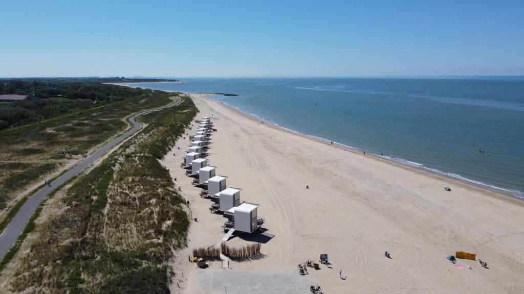 Strandhuis, Beachhouse - Slapen op het strand, Sleep at the beach photo 1