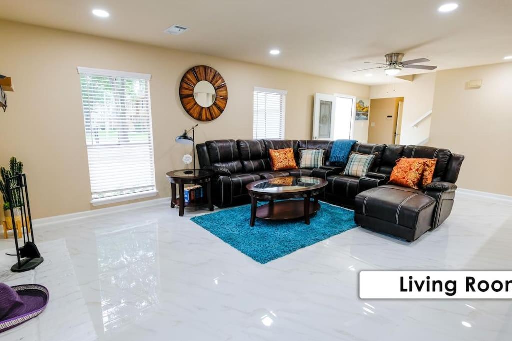 Stunning Family Home in North Houston!!! - Briar Creek photo 1