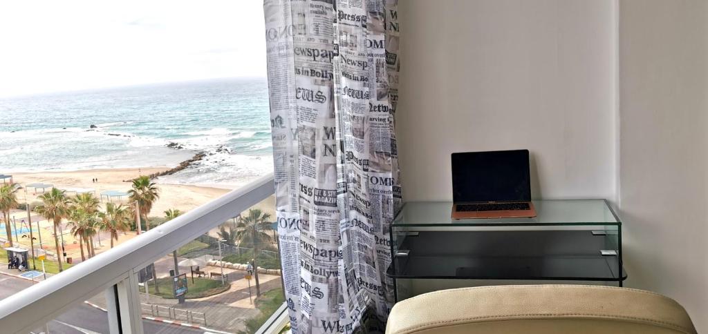 Large apartment with sea view photo 2