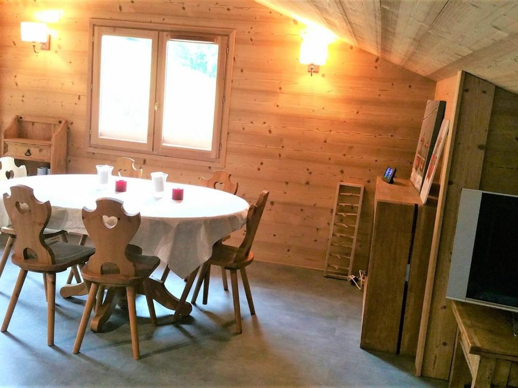 Appartement La Clusaz, 4 pièces, 7 personnes - FR-1-459-167 photo 2