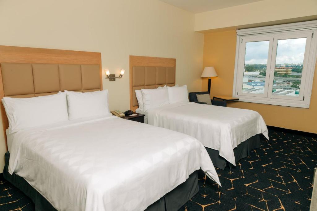 Holiday Inn San Salvador, an IHG Hotel photo 1