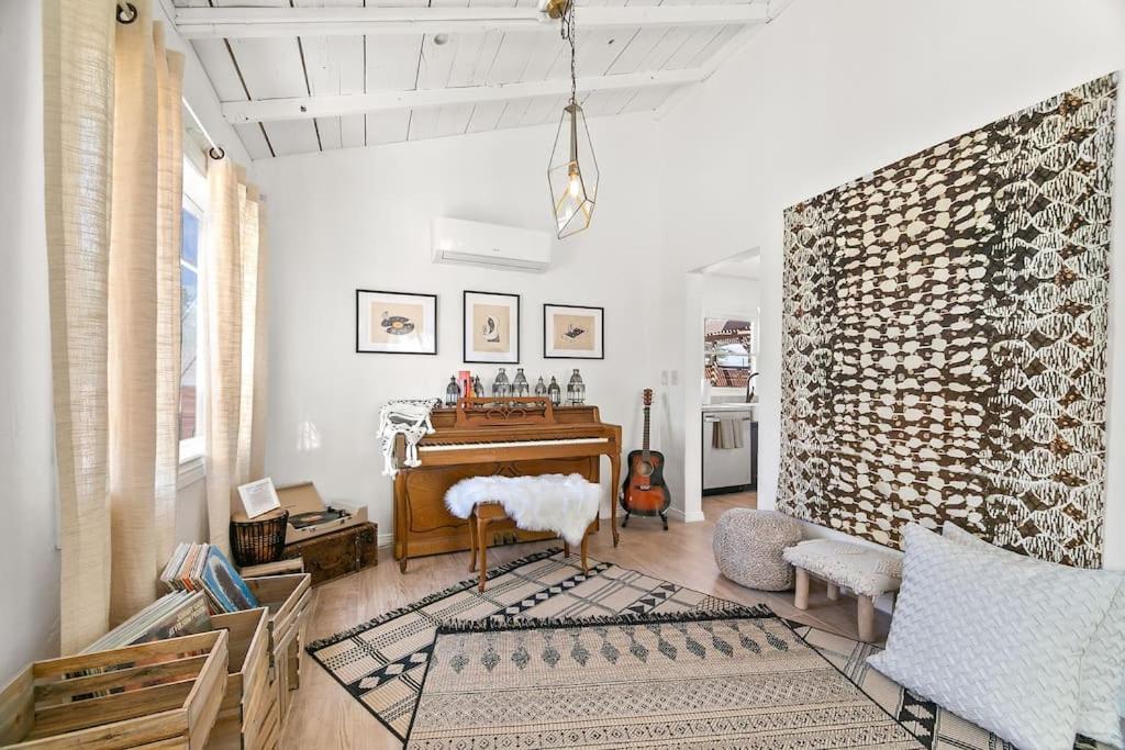 The Desert Nomad Retreat in Joshua Tree Village image