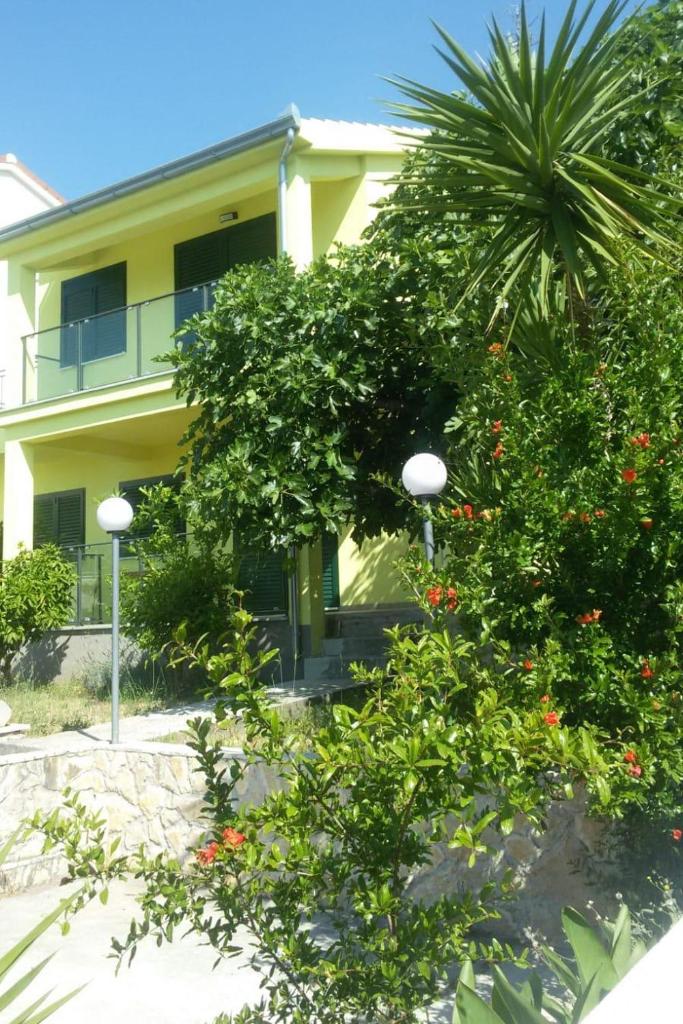 Seaside apartments with a swimming pool Poljica, Trogir - 18634 photo 2