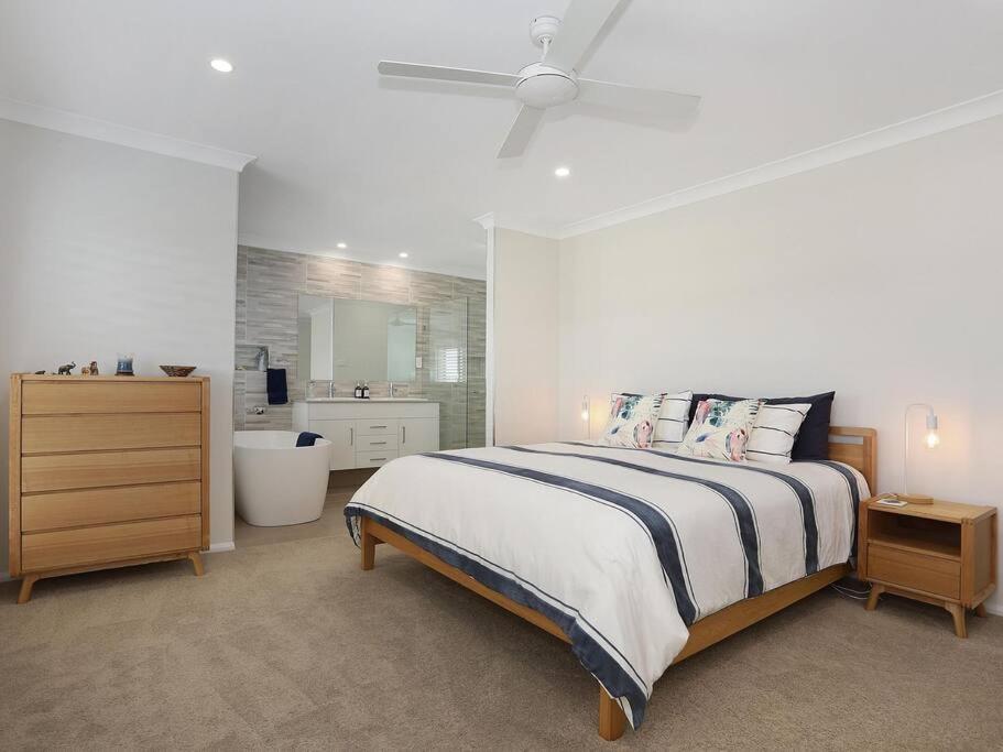 The White House Yamba photo 2
