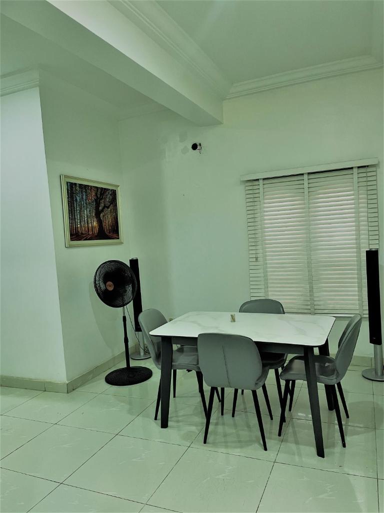 Entire Serviced Two bedroom duplex Abuja - 24hr WIFI, POWER, OFFICE, FULL KITCHEN photo 4