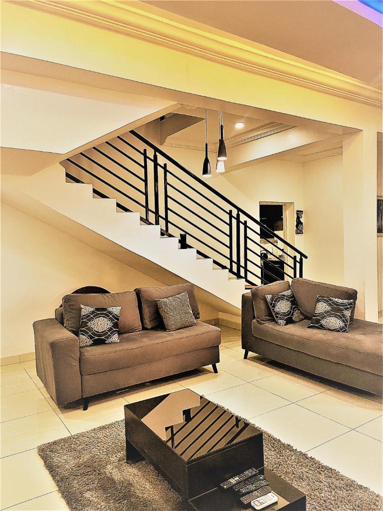 Entire Serviced Two bedroom duplex Abuja - 24hr WIFI, POWER, OFFICE, FULL KITCHEN photo 3