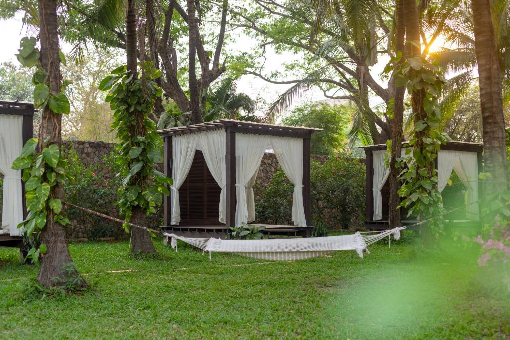 Lotus Blanc Resort photo 3