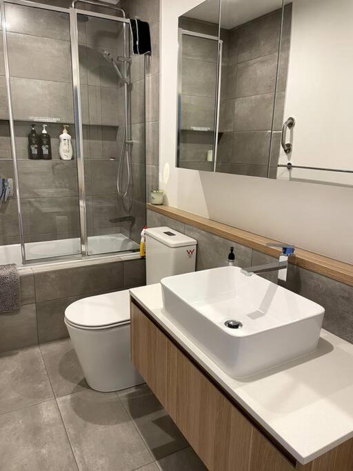 New & adorable unit close to the beach photo 1