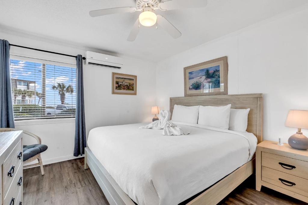 2 BR Ocean Forest Villa Steps Away From Pristine Sandy Beaches photo 2