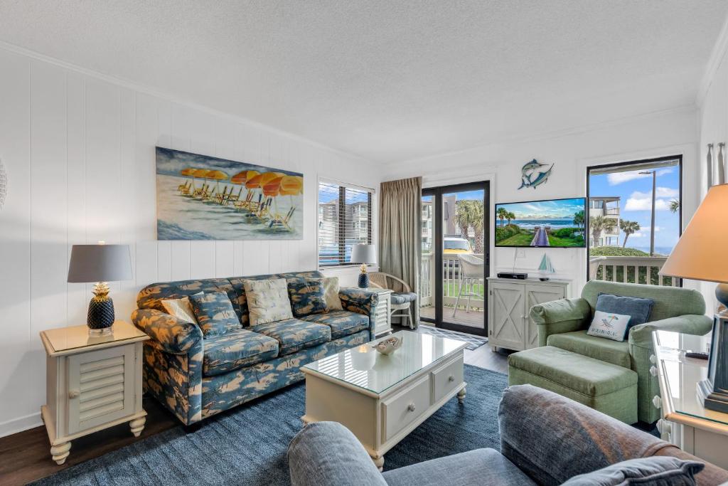 2 BR Ocean Forest Villa Steps Away From Pristine Sandy Beaches