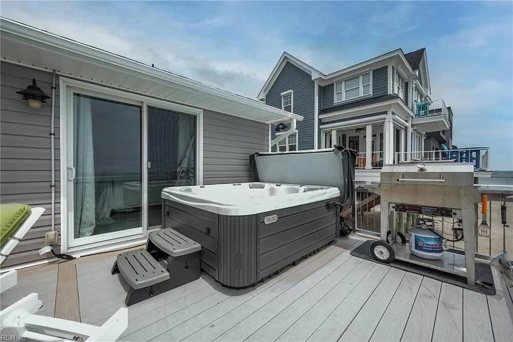 Bay Bliss - Private Beachfront Home with 180° Views & Hot Tub! photo 1