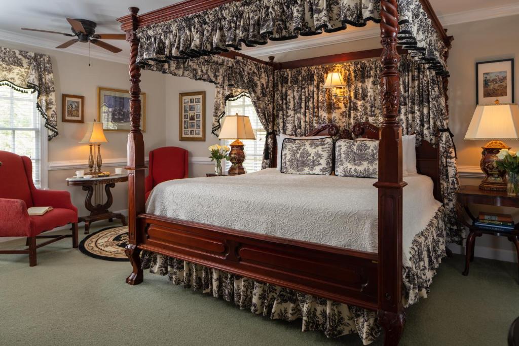 A Williamsburg White House Inn photo 3