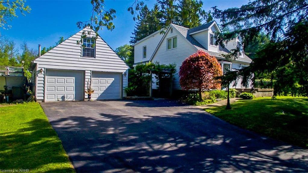 Hamptons Hideaway in Dundas photo 2