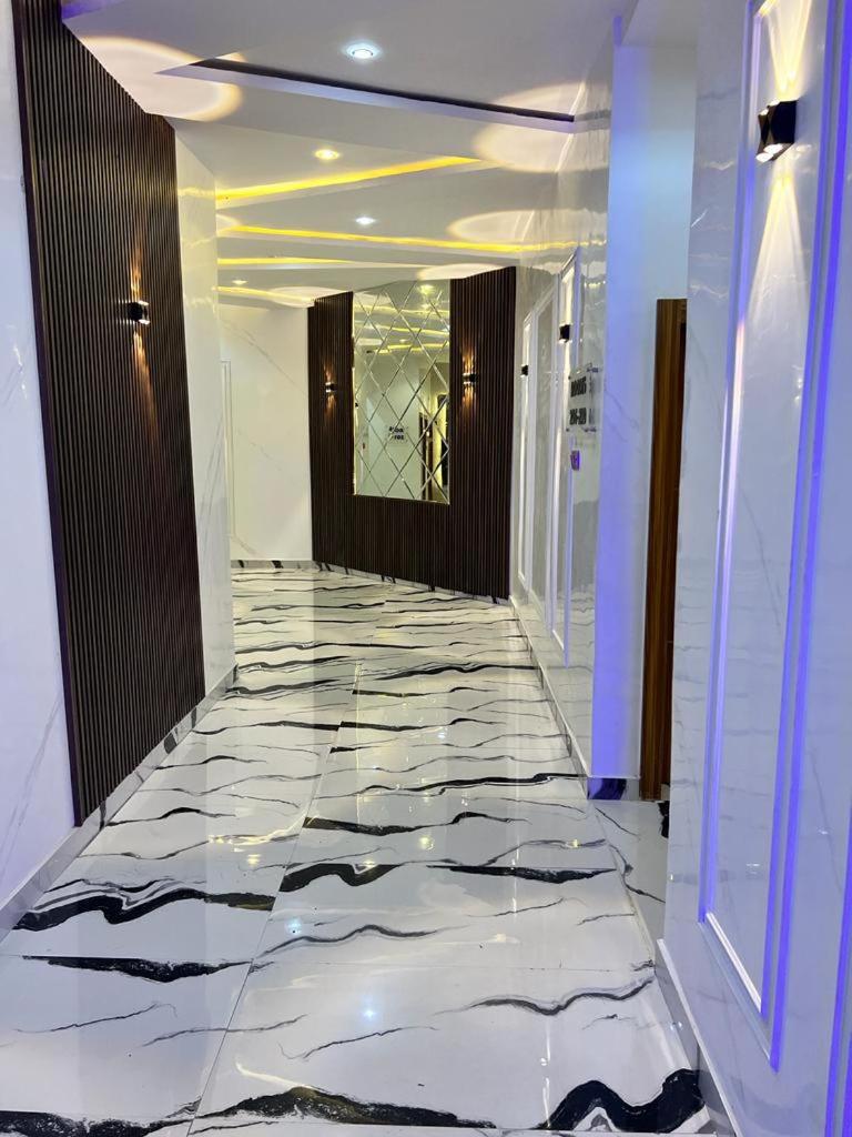 Clique Court Hotel & Suite photo 2
