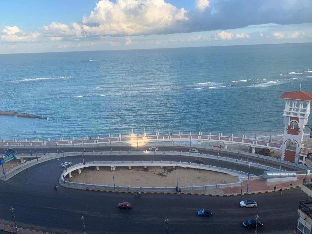 Panoramic Sea View ZAMZM Flat miami FAMILY شقة فندقية زمزم بانورما بشاطئ ميامي - الاسكندرية صف اول مباشر علي بحر - عائلات فقط photo 2