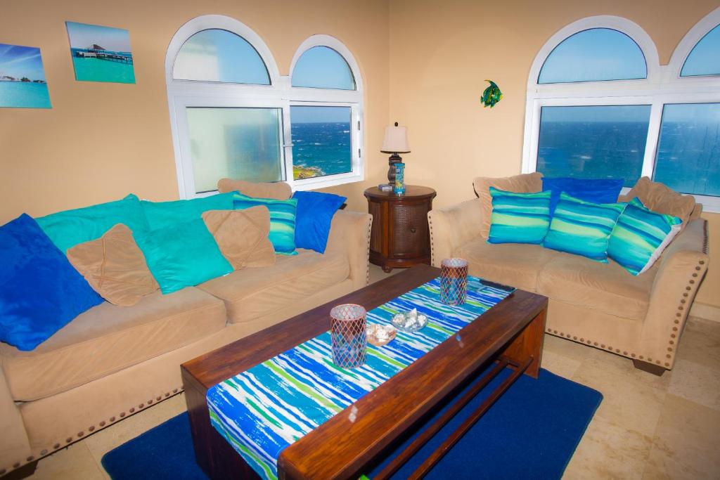 Oceanfront Coral View Home photo 3