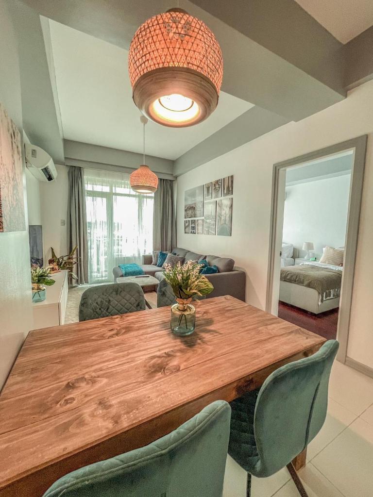 City Center- Balcony Suite