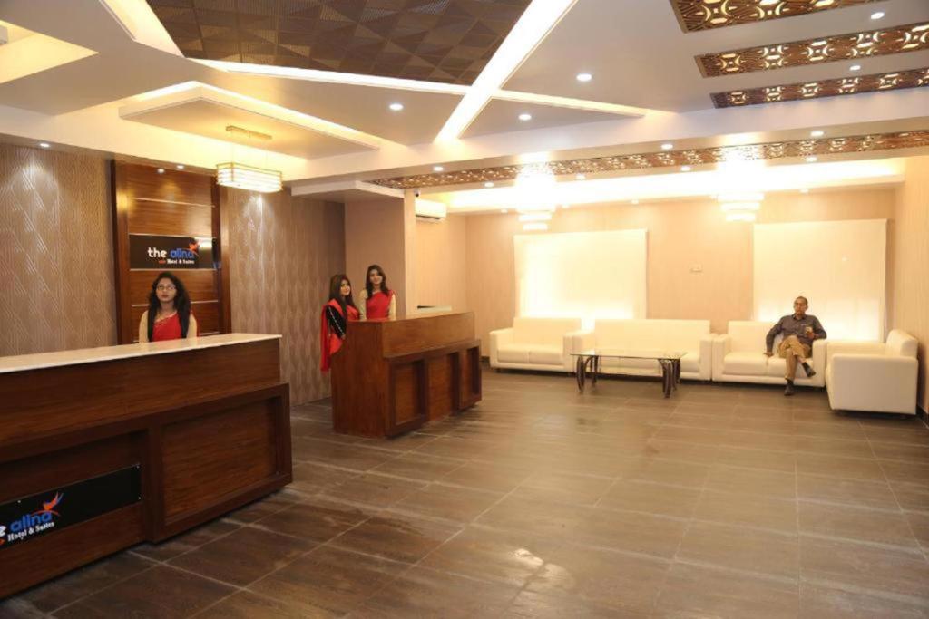 The Alina Hotel Near Railway Station photo 2