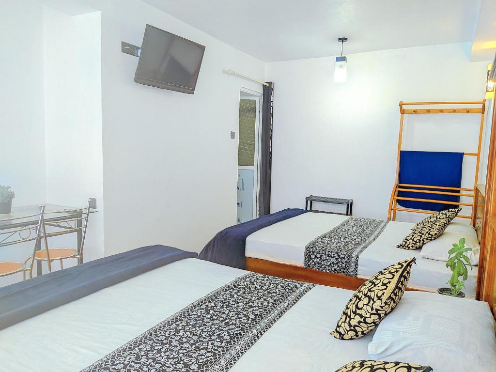 White Home photo 3