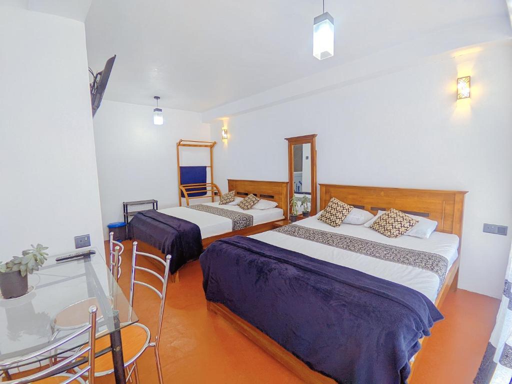 White Home photo 4