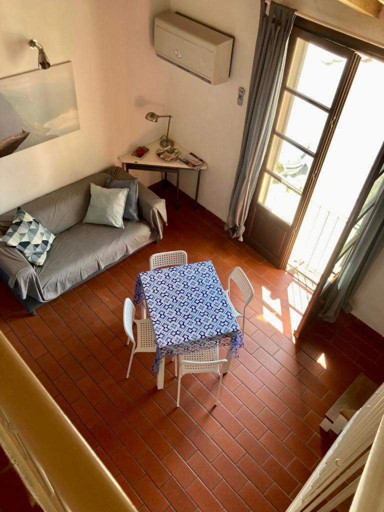Sea View Apartment photo 4