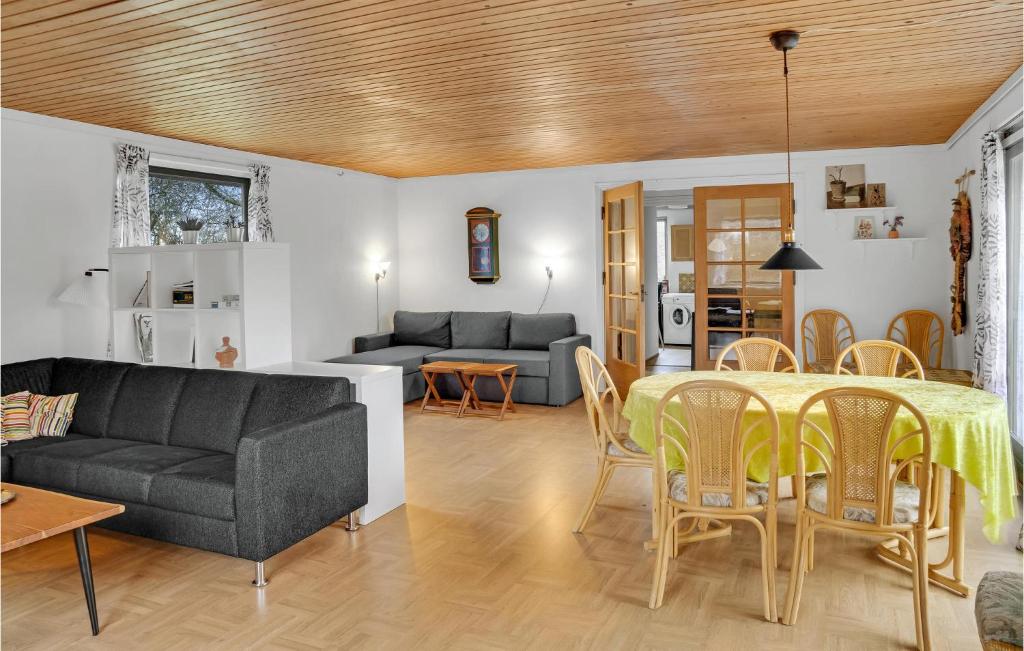 Awesome Home In Kalvehave With 1 Bedrooms And Wifi photo 2