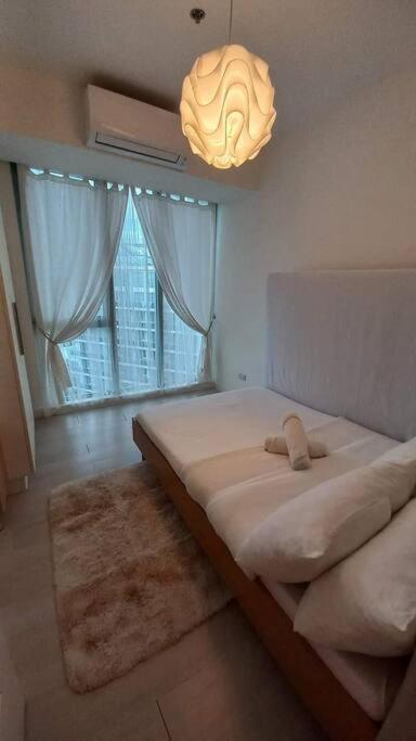 Azure PENThOUSE skyview minimalist unit photo 4