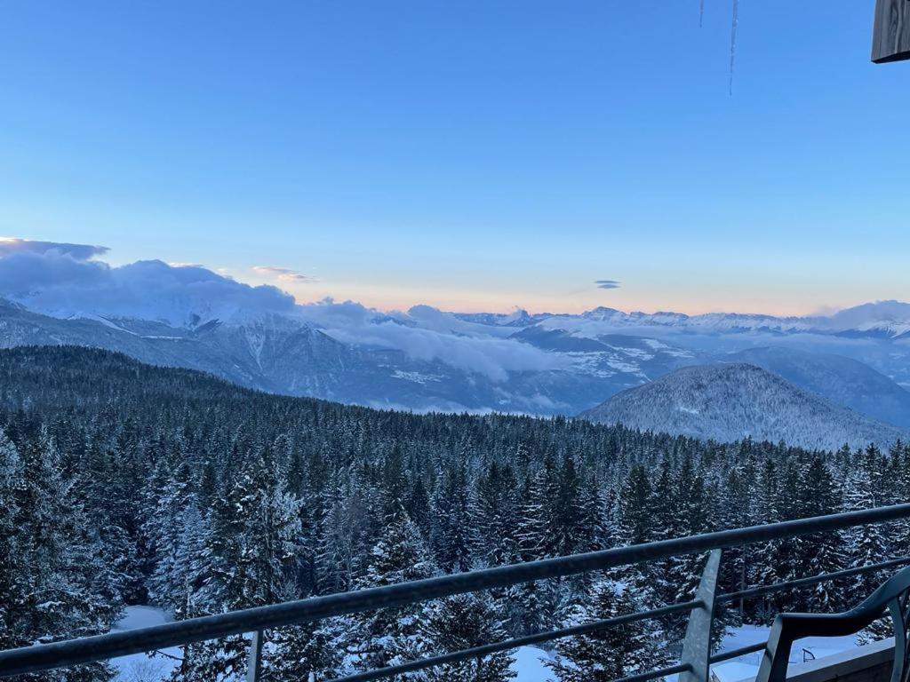 Appartement pieds des pistes, 6p, piscine ouverte pendant l'ouverture de la station, vue imprenable, Chamrousse photo 3
