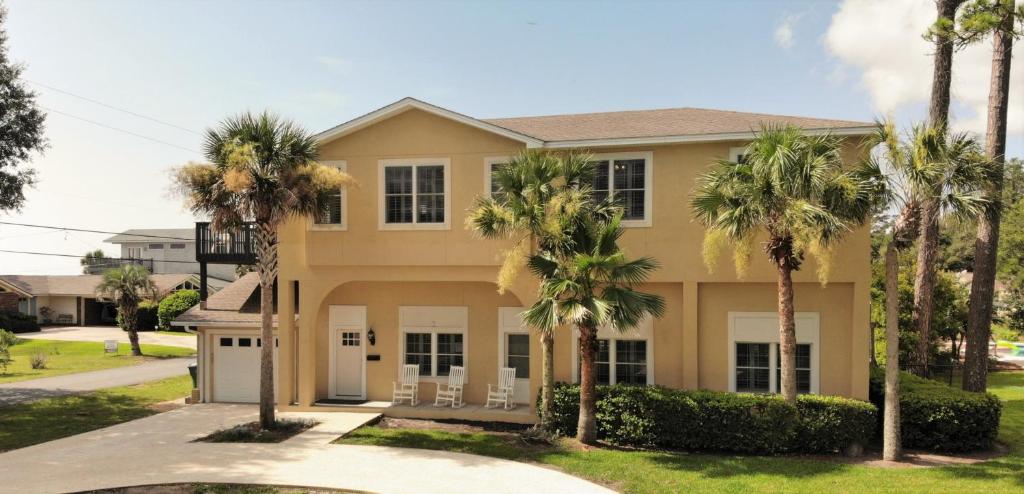 THE SALTY SOL home photo 1