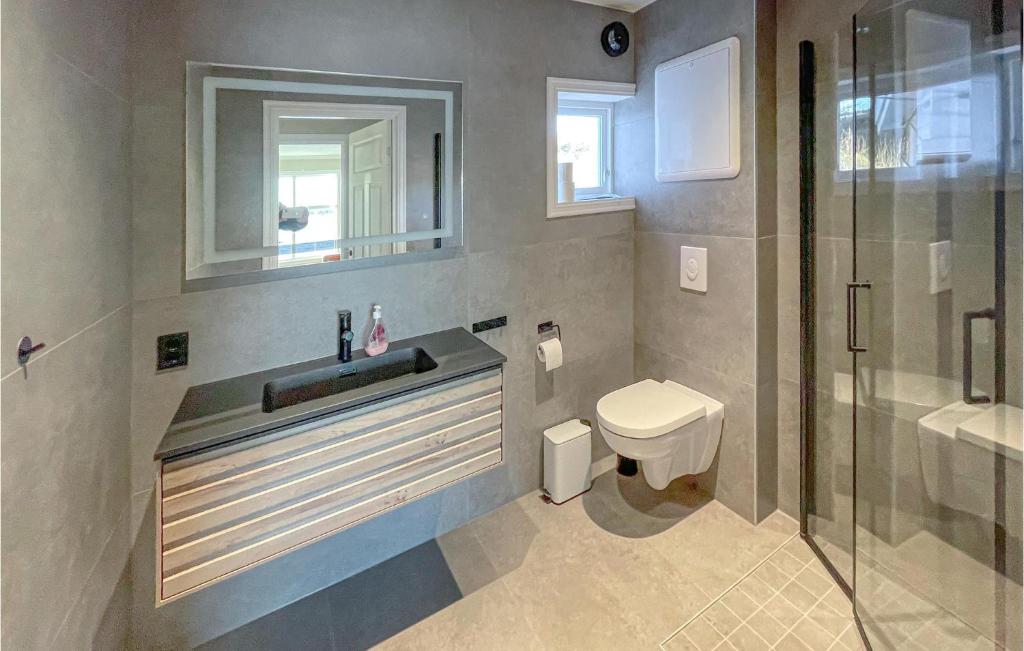 Stunning Apartment In Herdla With Wifi And 4 Bedrooms photo 3