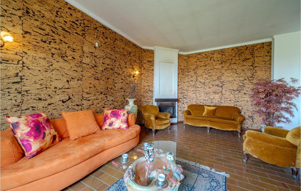 Awesome Home In Asti With Jacuzzi, 5 Bedrooms And Outdoor Swimming Pool photo 1