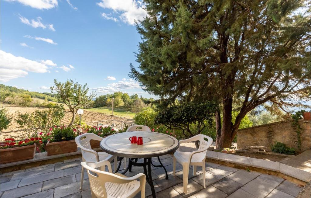 Stunning Apartment In Monte S,m,tiberina Pg With 2 Bedrooms And Outdoor Swimming Pool photo 3