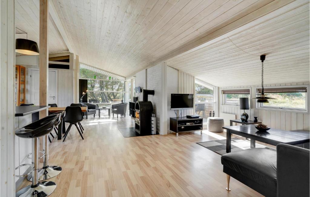 Amazing Home In Blvand With 5 Bedrooms, Sauna And Wifi photo 2