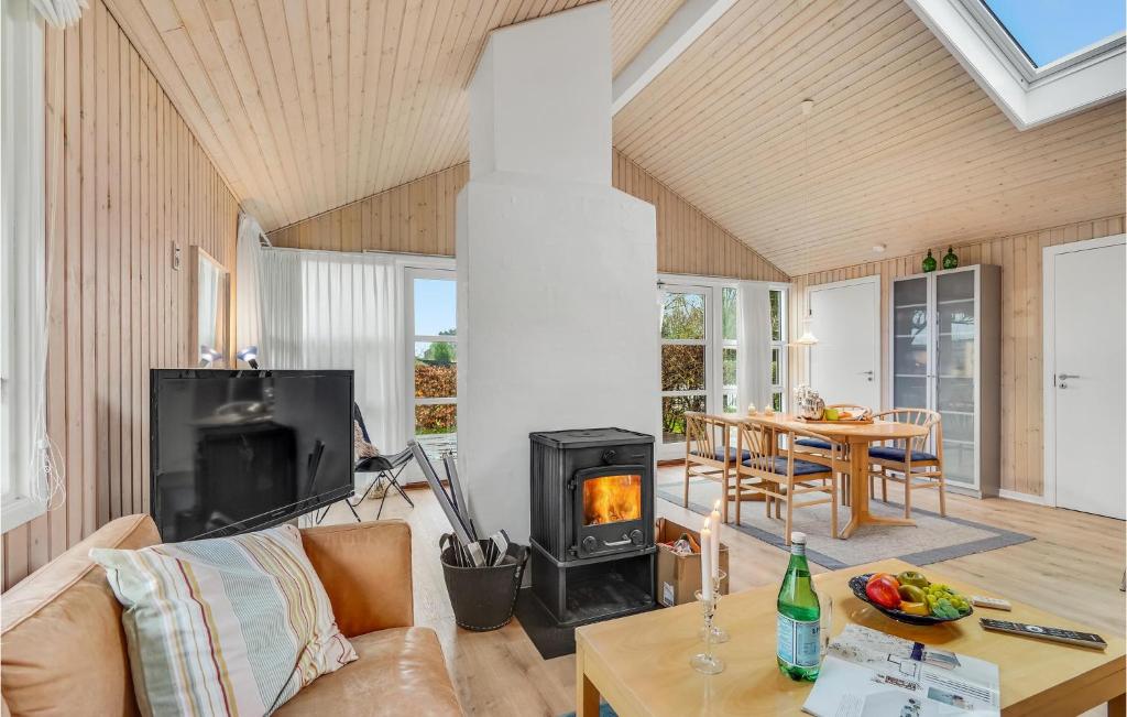 Awesome Home In Haarby With Jacuzzi, 3 Bedrooms And Wifi photo 1