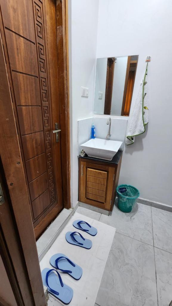 House of Comfort 1 One Bedroom AirBnb photo 3
