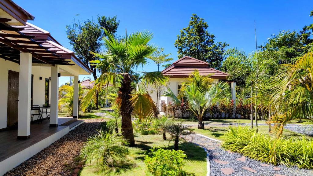 Isan Golf & Adventure Hotel - Tap to explore photos