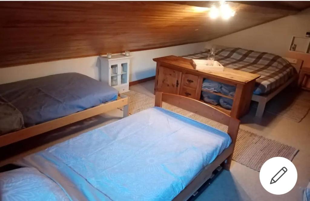 Chambre dans maison a la campagne photo 1