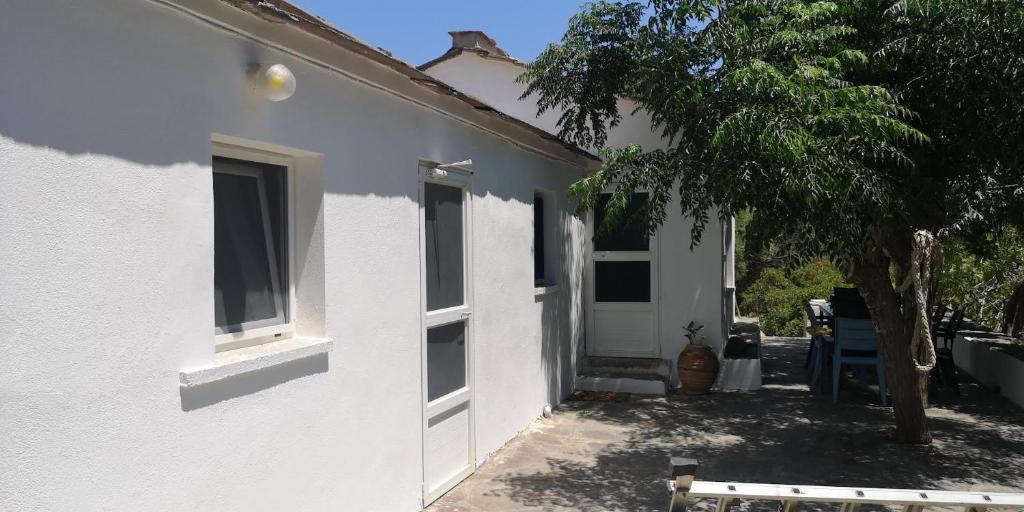 Two Bedroom 2 Bathroom House photo 1
