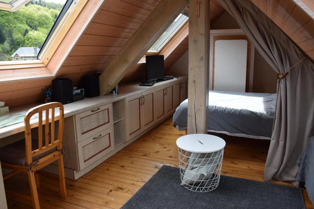 Petit duplex de charme sous les toits du Mont-Dore photo 4