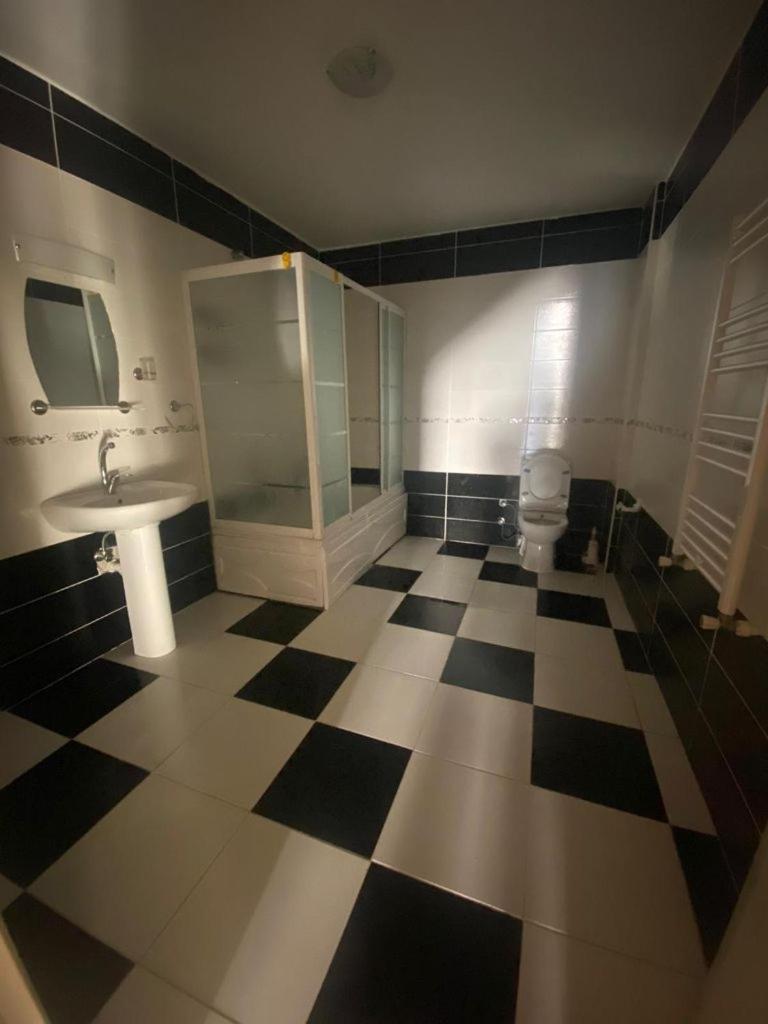Sure Hause photo 1