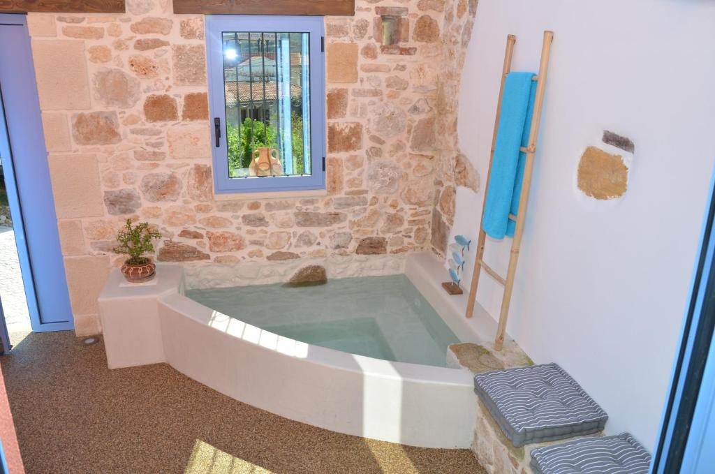 Mouse House with Sea View and Mini Pool - Tap to explore photos