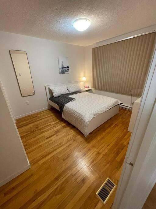 3 Bedrooms cozy comfortable vacation home downtown Gatineau Ottawa near Parliamant and Park photo 3