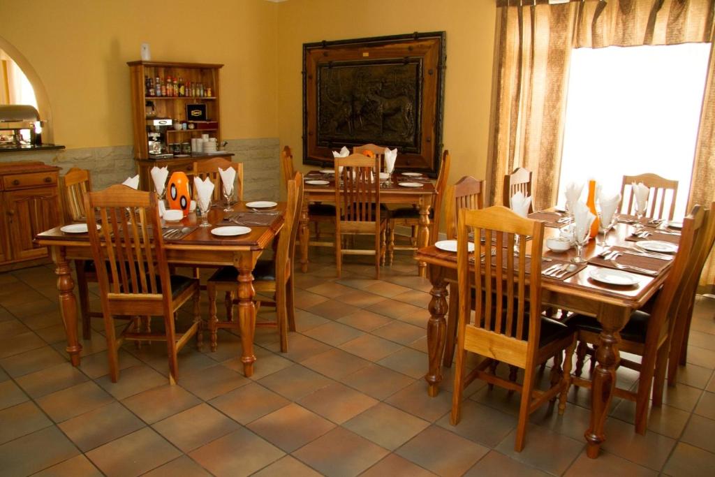 26 On Chamberlain Guest House photo 3