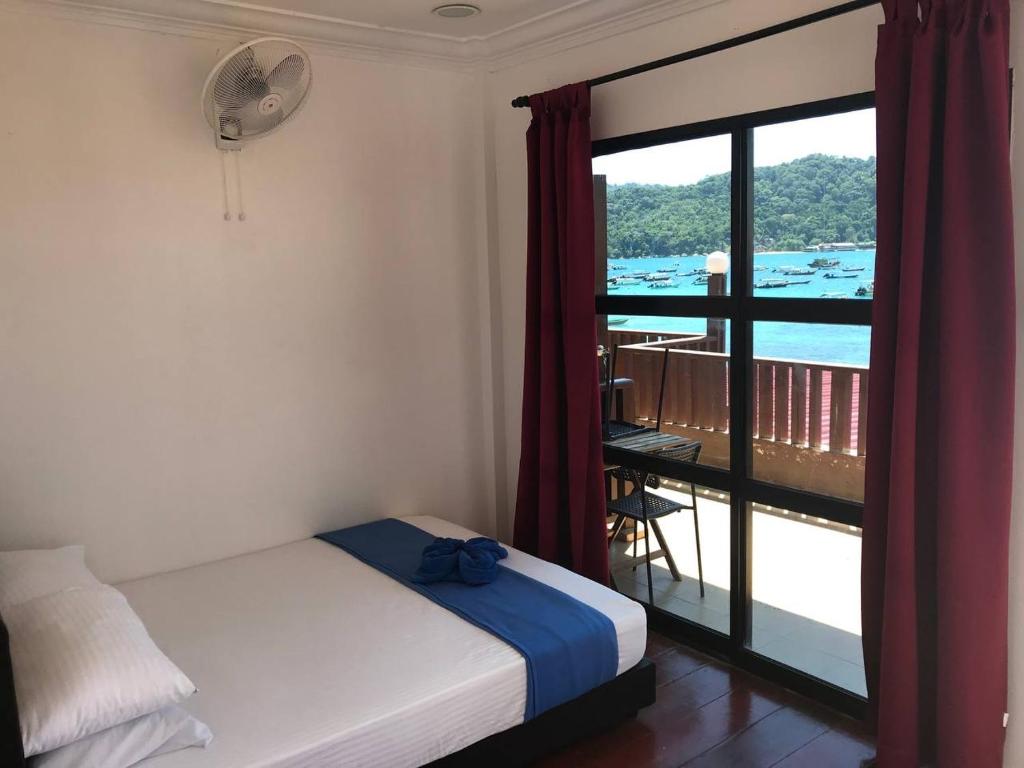 Perhentian Nemo Chalet photo 4